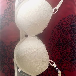 Victoria’s Secret push-up 34 C